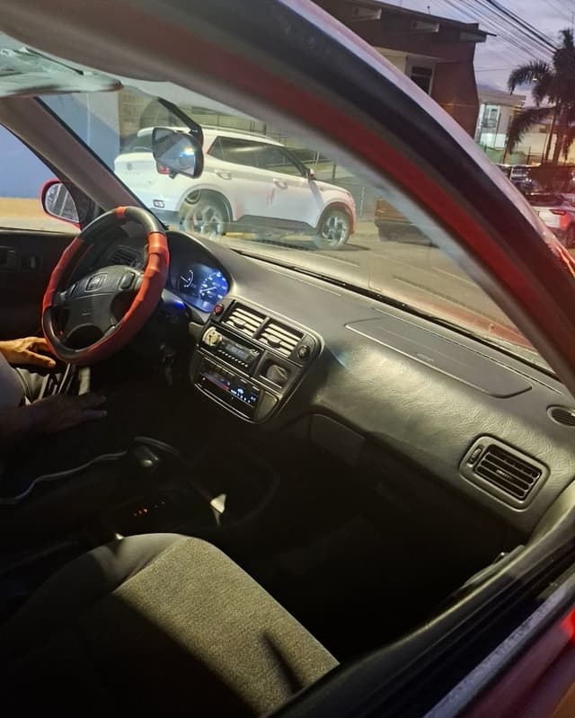 Honda civic muy buenas condiciones